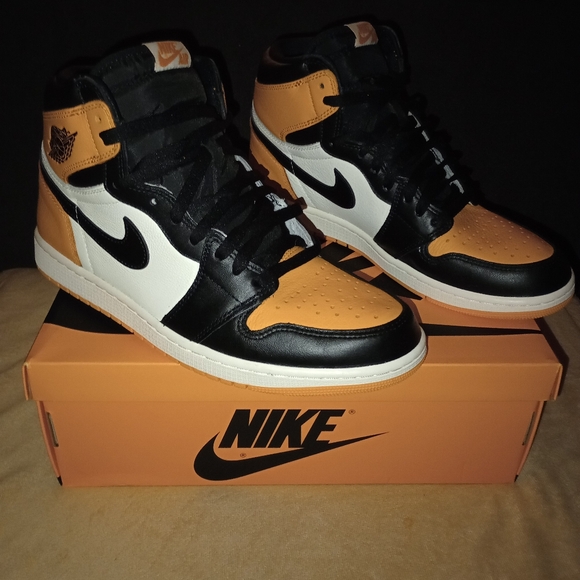 IOB Air Jordan 1 Retro High OG Taxi Mens Size 11 VNDS - Picture 2 of 16